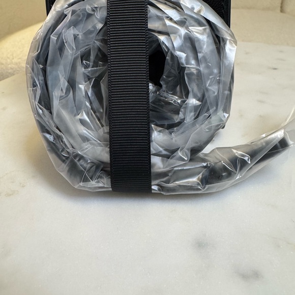 Valentino Limited Edition Sunglasses with Crossbody Bag, Full Inclusion - Picture 7 of 16